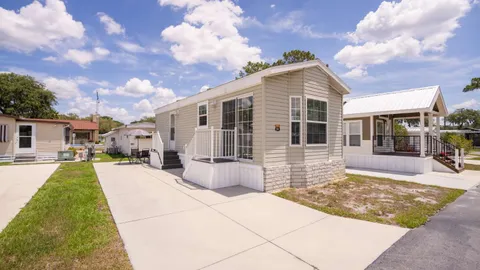 Standard Rental 1 Bedroom — image 1 of 8