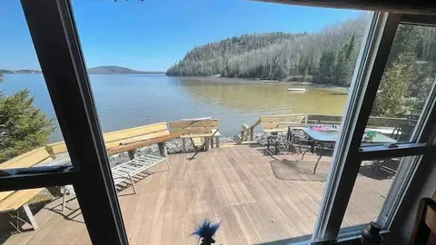 Lakehouse Cottage -  3 Bedroom cottage w/ Private Bathroom, 2 Double Beds & 2 Single, 1 queen — image 21 of 21