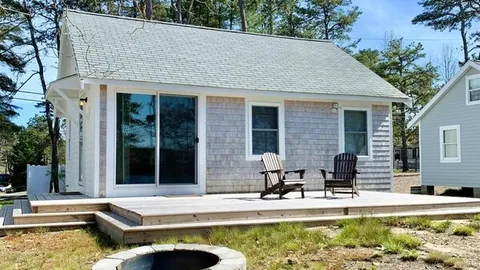 Premiere Waterfront Cabin 1 bedroom Loft with Private yard — image 1 of 2