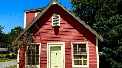 Deluxe Cabin — image 1 of 15