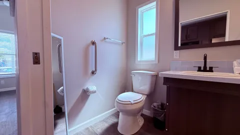 Diamond 1 Bedroom Cottage — image 2 of 9