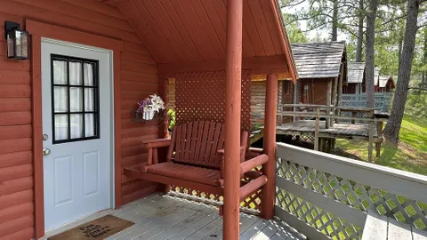 Deluxe Lakefront Cottage — image 1 of 18