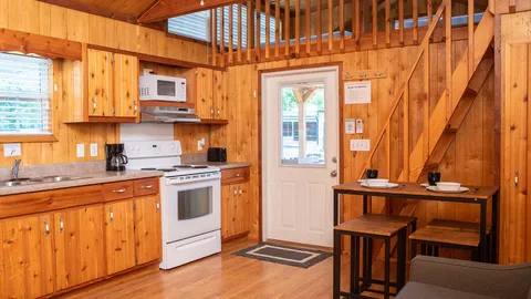 Loft Cabin — image 2 of 7