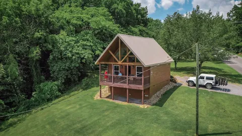 Grand Cabin 1 Bedroom w/Loft — image 11 of 11