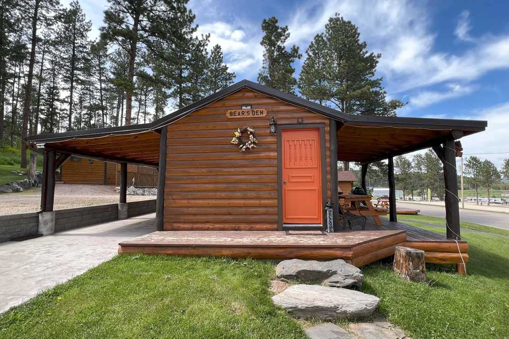Restmore Inn, Custer, South Dakota - Main Photo