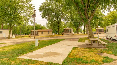 Premium Full Hookup 50amp RV Site — image 2 of 3