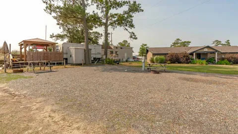 Waterfront Full Hookup 50amp RV Site — image 2 of 4