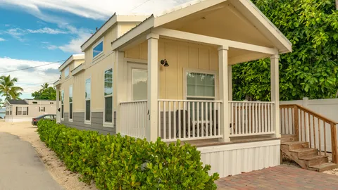 Motel 1 Queen Bed with Private Porch — image 1 of 6