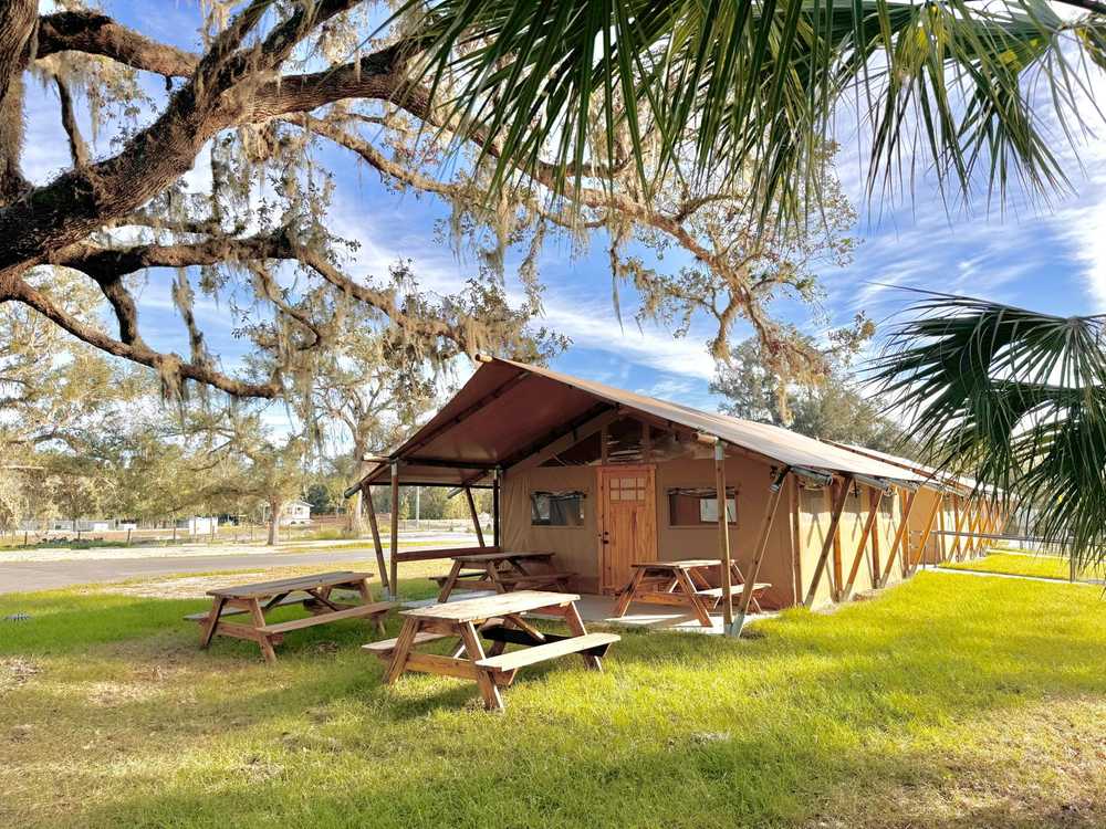 Peace River Oaks, Bowling Green, Florida - Main Photo