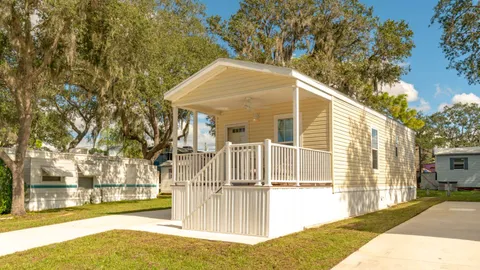 Standard Park Model 1 Bedroom — image 1 of 12