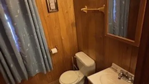 Double Bed Fishermans Cabin — image 9 of 9