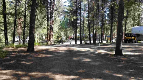 30 AMP - FHU - Back-In RV Site — image 2 of 4
