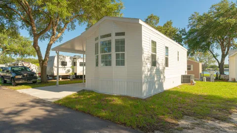 Standard Rental 1 Bedroom — image 9 of 9