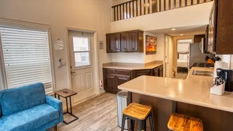1B CABIN W/L — image 1 of 30
