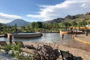 Yellowstone Hot Springs – photo 3