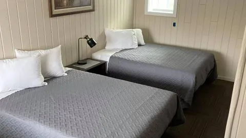 Motel Room — image 2 of 6