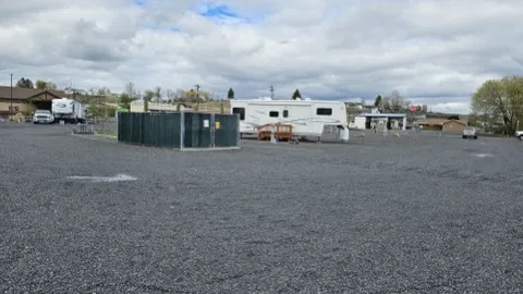 30 Amp Full Hookup RV Site — image 17 of 17