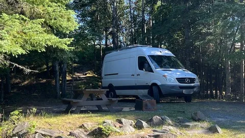 Tent No Service-Drive in — image 1 of 1