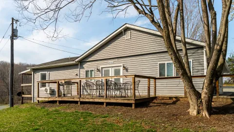 Premium Bunkhouse — image 7 of 7