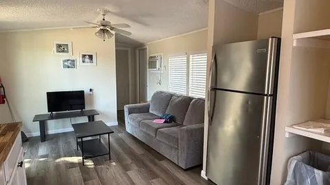 Premium Cabin Waterfront - Murphy Bed — image 16 of 16
