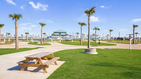Ultra Premium Beach Back-In — image 1 of 6