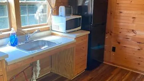 Pet Friendly Standard Cottage with Bunk - West Resort — image 2 of 4