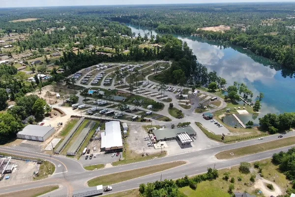 Florida Caverns RV Resort – photo 1