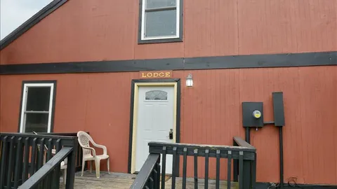 Cabin - Lodge — image 1 of 33
