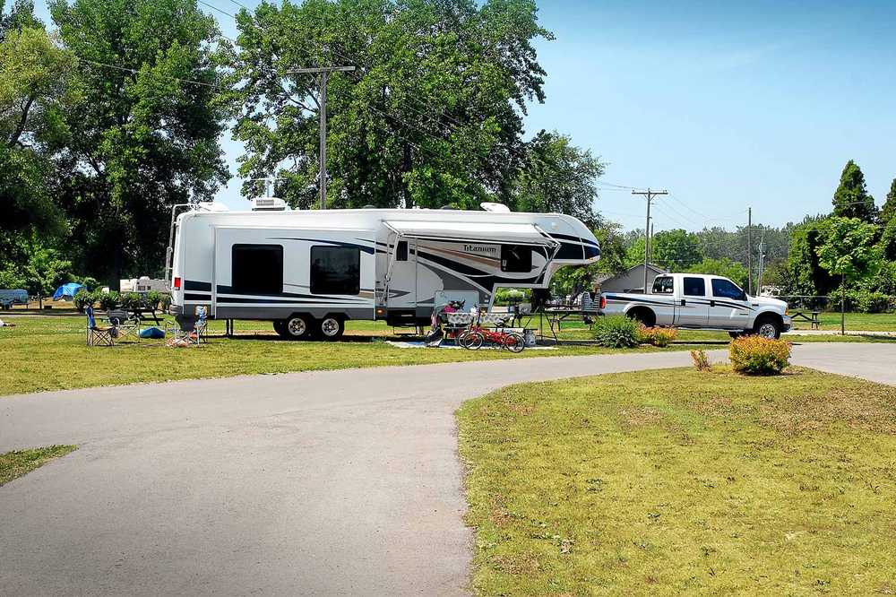 Premium Full Hookup 30/50amp RV Site