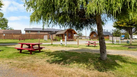 Pull Thru RV Site — image 2 of 7