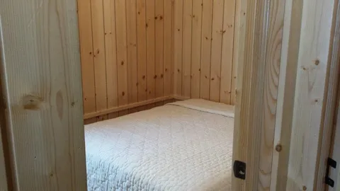 Deluxe Cabin — image 2 of 6