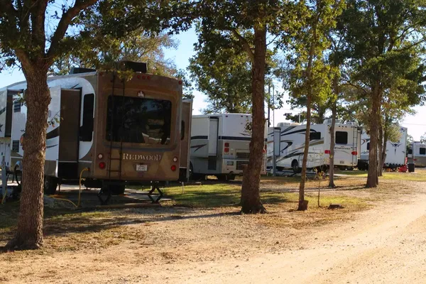 Great Escapes RV Resort - Austin Oaks – photo 1