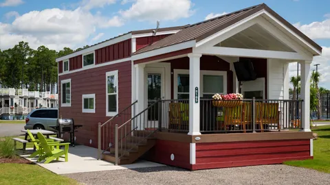 Carolina Cottage 2 Bedroom w/ Fireplace Porch — image 1 of 12