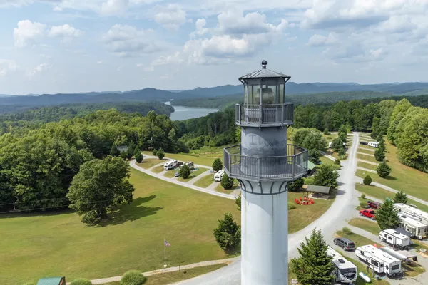 Summerville Lake Retreat & Lighthouse – photo 1