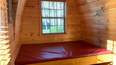 Hideaway Hut — image 3 of 3