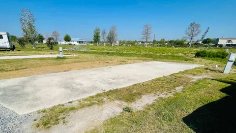 Frontside 30/50 Amp Full Hookup RV Site — image 6 of 6