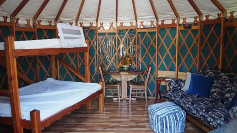 Yurt Cabin — image 2 of 4