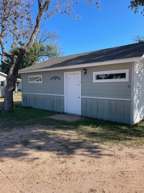 Poppy's Pointe Resort, Lake Buchanan, Texas campground