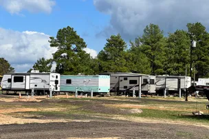 Logan’s Way Tiny Home & RV Park – photo 4