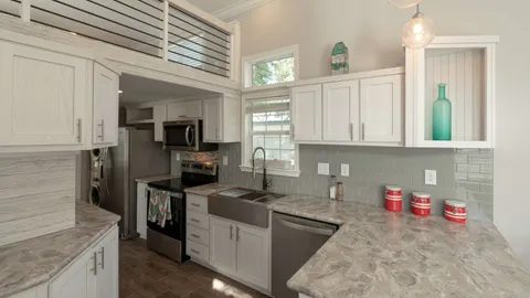 Platinum 1 Bedroom Cottage w/ Loft — image 8 of 8