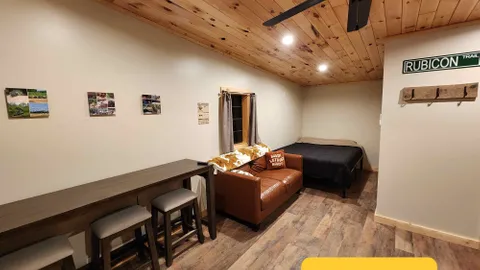 Cabin 1 — image 4 of 4