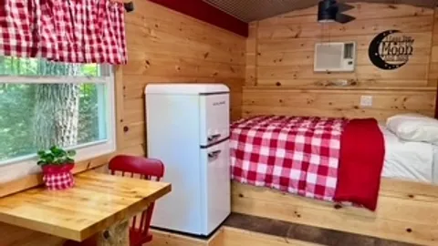 Deluxe Glamping Cabin — image 4 of 4