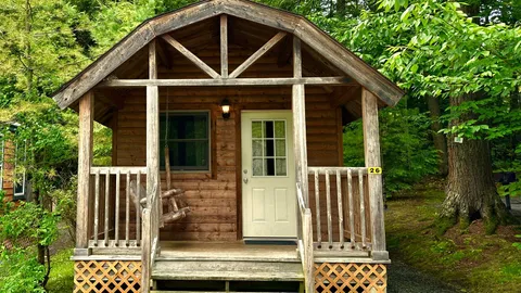 Primitive Cabin (4 people) 26 — image 1 of 3