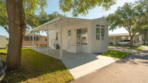 Standard Rental 1 Bedroom — image 1 of 9