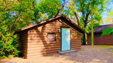 Cabin 03 — image 1 of 4