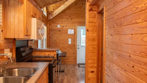 3-Bedroom Deluxe Cabin — image 2 of 7