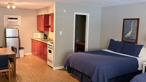 Waterfront Lodging Unit — image 2 of 19