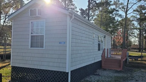 Pet Friendly 2 Bedroom Cottage — image 5 of 5