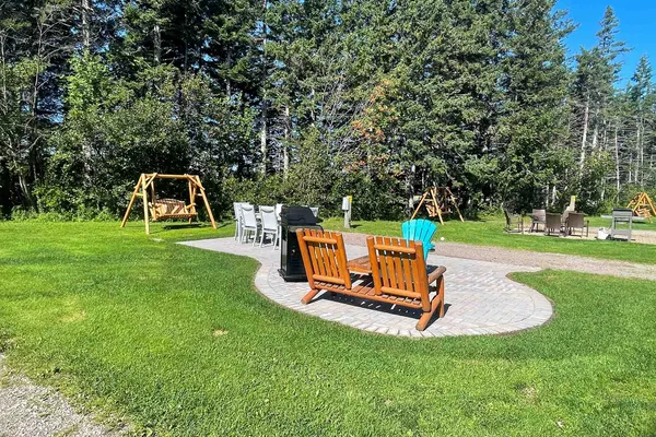Jellystone Park™ Cavendish – photo 1