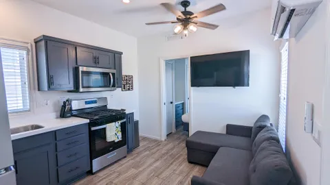 2 Bedroom Vacation Rental — image 1 of 11